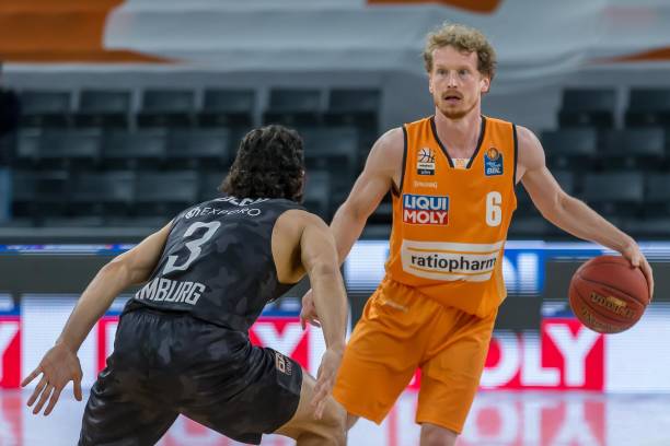 尤其是在 尤其是在